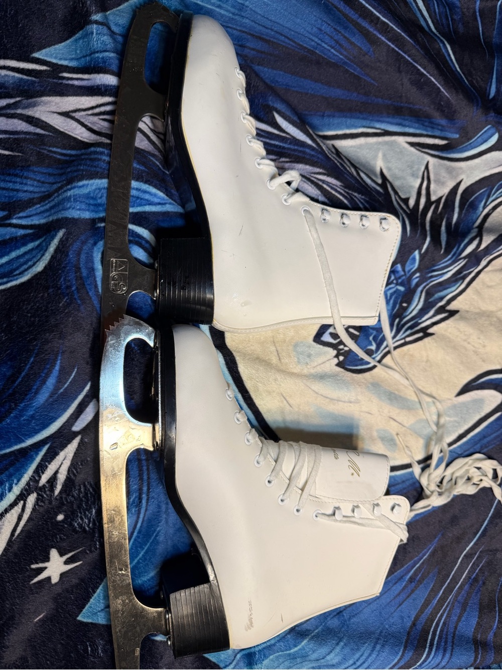 White Men's Ice Skates - Classic Figure Skate
